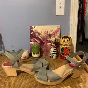 Mirja Swedish Hasbeens with Gray Nubuck Leather